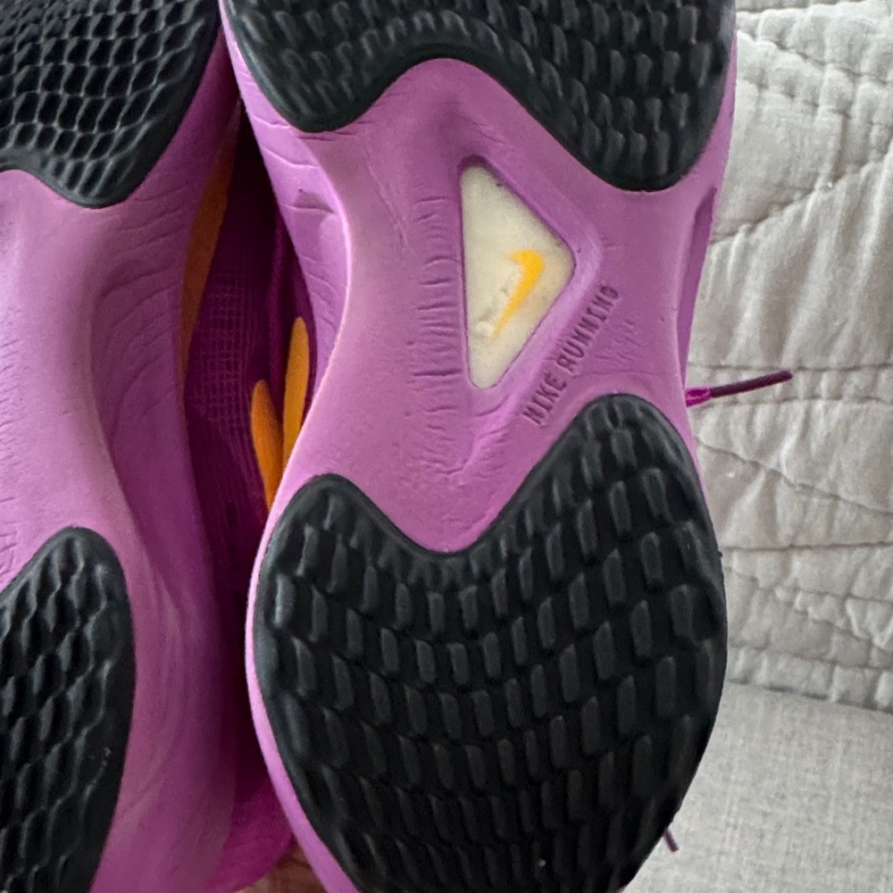 Nike Women's Vibrant Purple and Yellow Athletic Shoes Zoom Fly 5 - Picture 9 of 10
